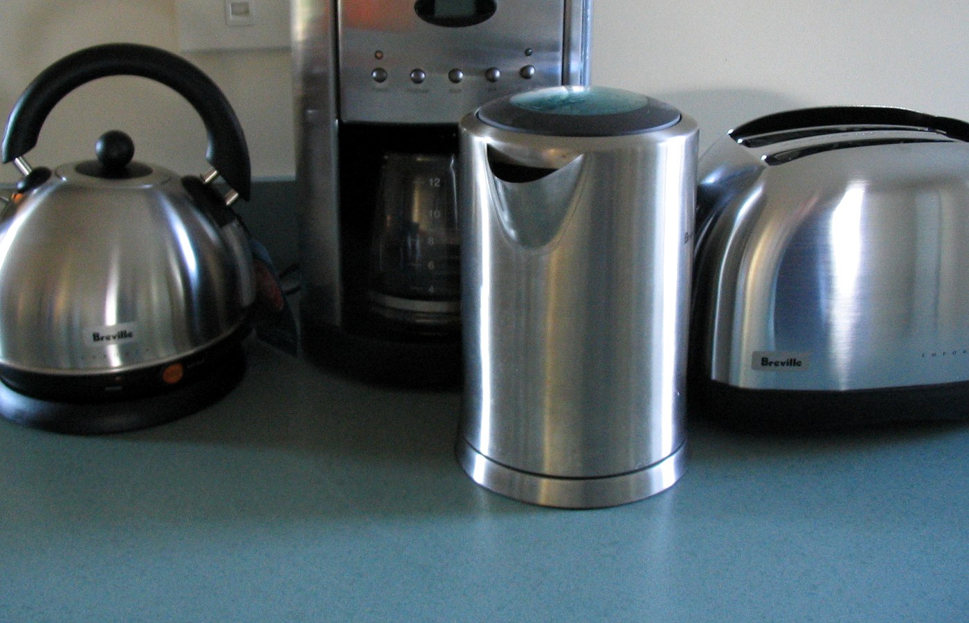 Real photo of breville kitchen appliance photo for Kitchen appliance energy habits that are easy to change